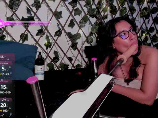 CoralineSanchez webcam