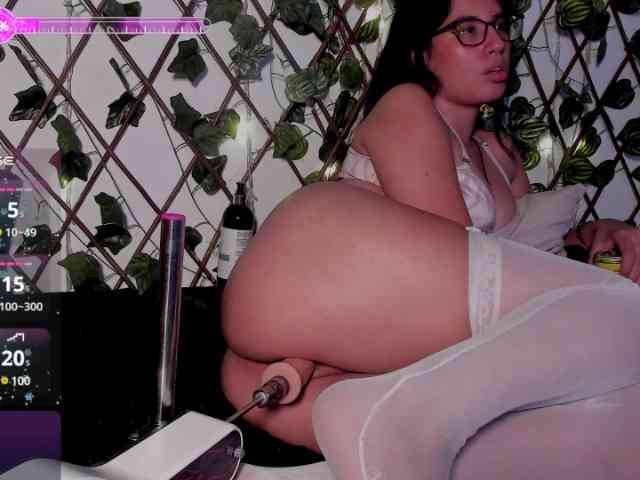 CoralineSanchez webcam