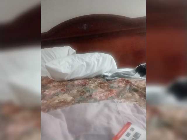 Sex chat gratuit in direct cu Johnloonng pe BongaCams