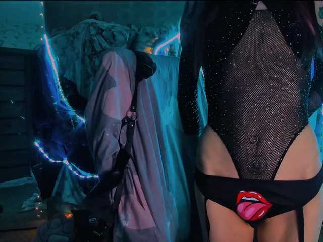 KillerWitch's BongaCams show and profile