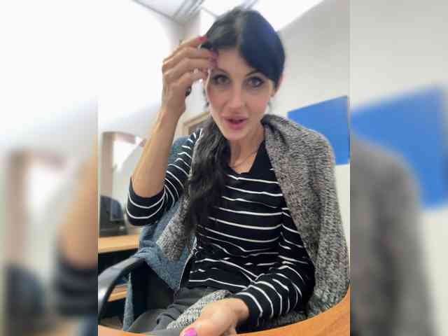 Viktoriia35 Live Webcam on BongaCams