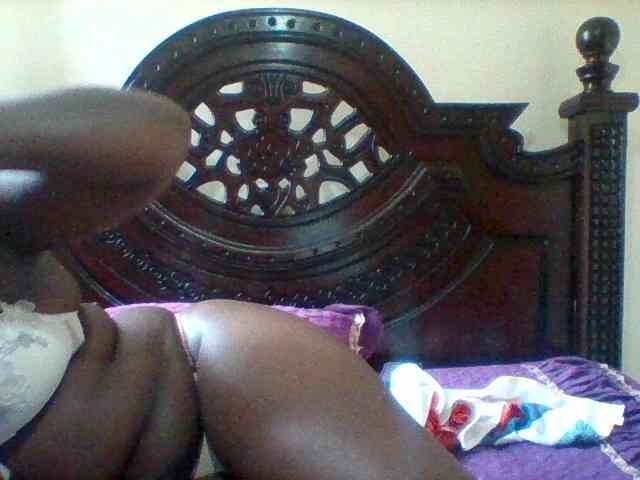 petitehotty webcam