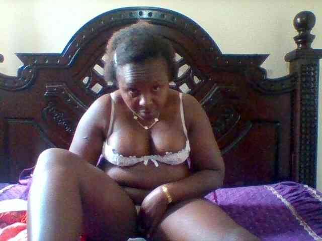 petitehotty webcam