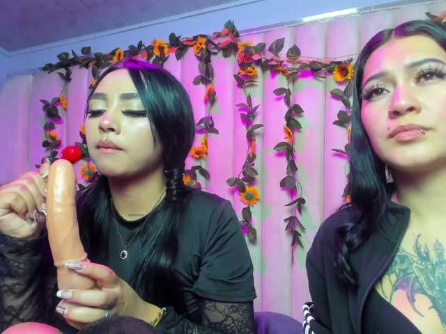  MiaAndZoeGirl chat room