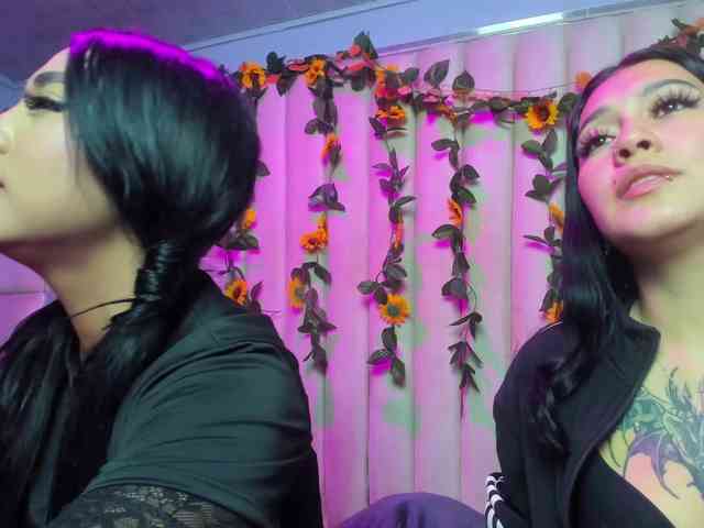 MiaAndZoeGirl webcam