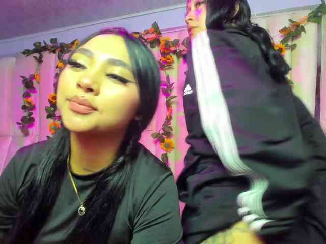 MiaAndZoeGirl webcam
