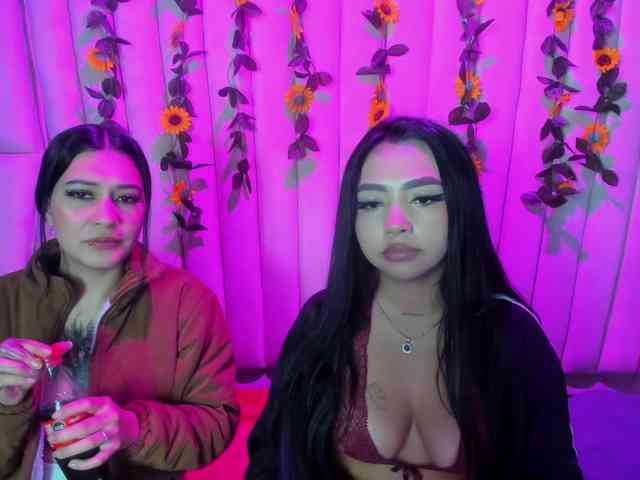 MiaAndZoeGirl webcam