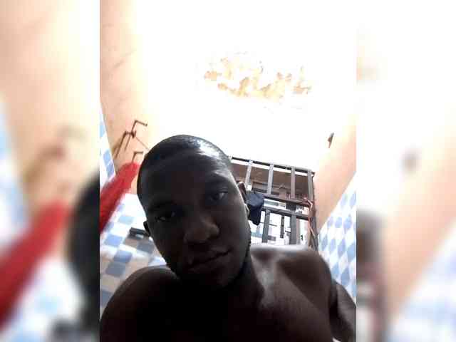 loadguy Live Webcam on BongaCams