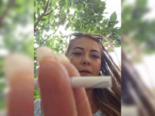 Модель: RiskyGirl