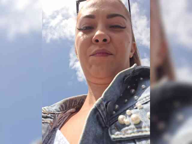 Riskygirl webcam
