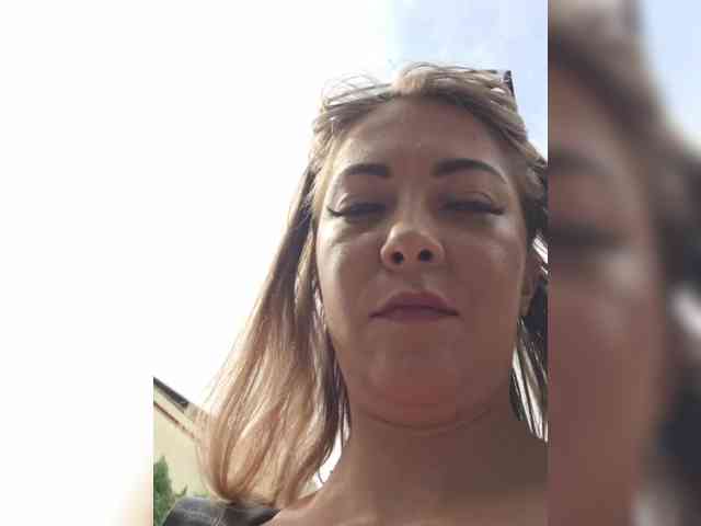 Riskygirl webcam