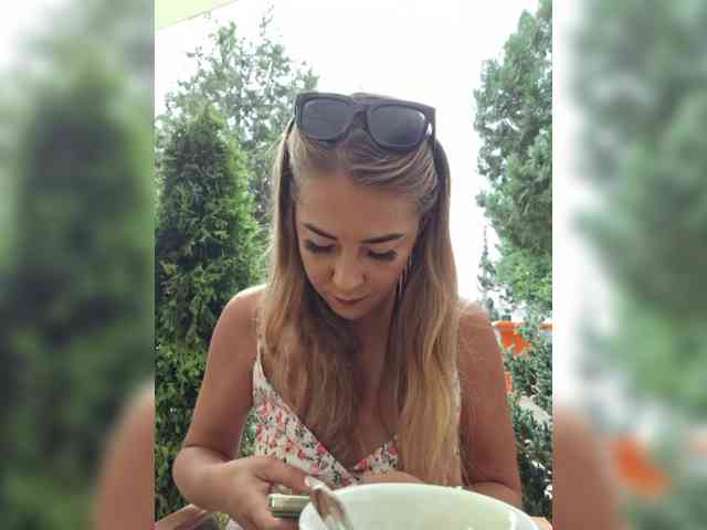 Riskygirl webcam