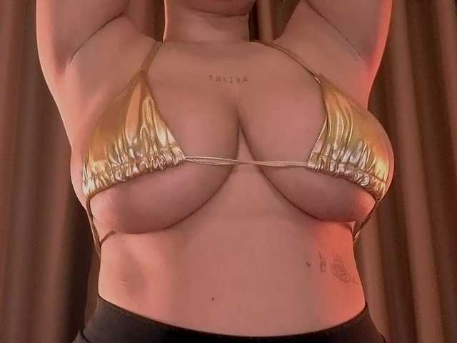 honeybrownie's BongaCams show and profile