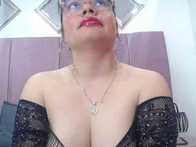 LexaskyZafiro webcam