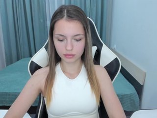 EmilySkout Porn Show