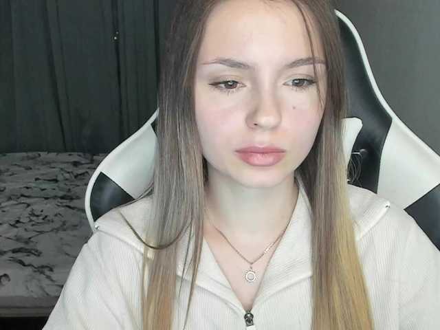 EmilySkout's BongaCams show and profile