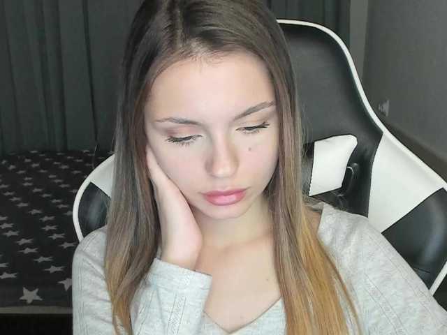 EmilySkout's BongaCams show and profile