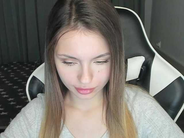 EmilySkout's BongaCams show and profile