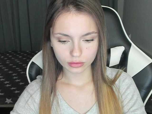 EmilySkout's BongaCams show and profile