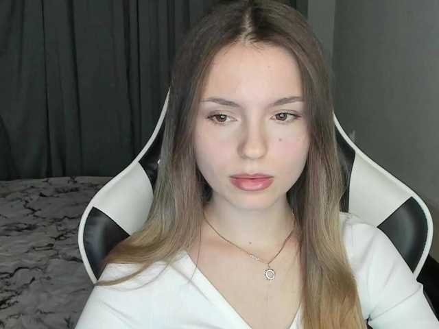 EmilySkout's BongaCams show and profile