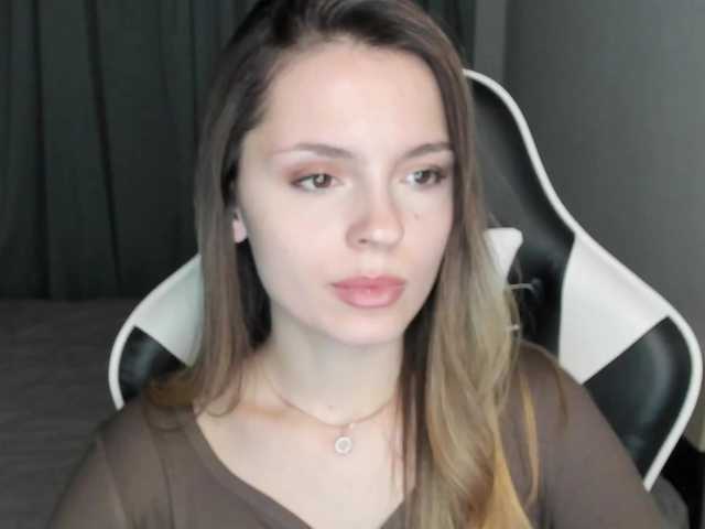 EmilySkout's BongaCams show and profile