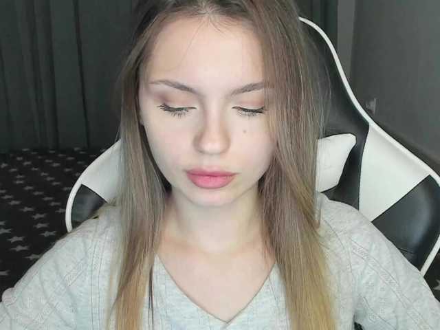 EmilySkout's BongaCams show and profile