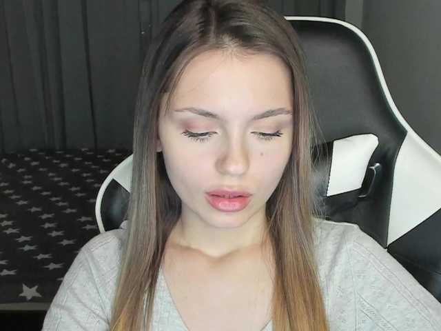 EmilySkout's BongaCams show and profile