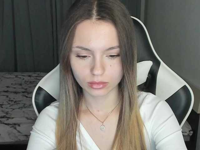 EmilySkout's BongaCams show and profile