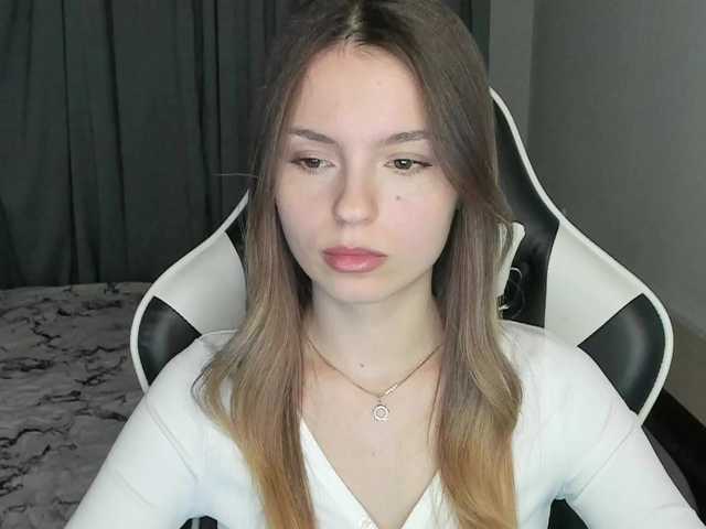 EmilySkout's BongaCams show and profile