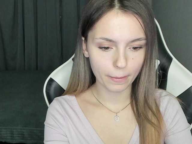 EmilySkout's BongaCams show and profile