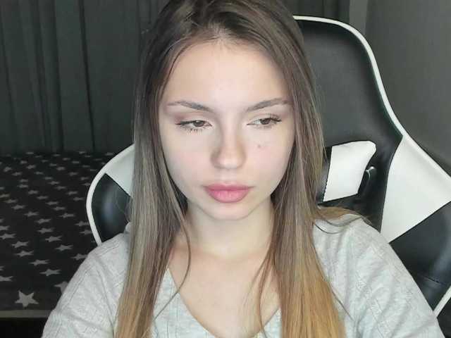 EmilySkout's BongaCams show and profile