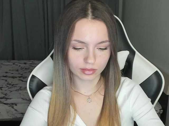 EmilySkout's BongaCams show and profile