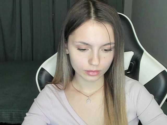 EmilySkout's BongaCams show and profile