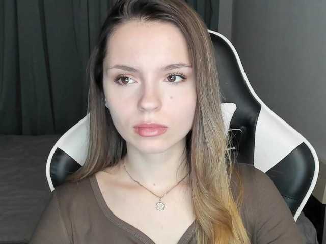 EmilySkout's BongaCams show and profile