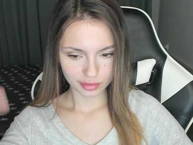 EmilySkout's BongaCams show and profile