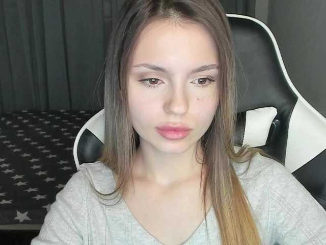 EmilySkout's BongaCams show and profile