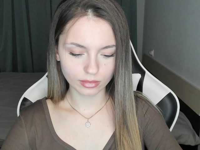 EmilySkout's BongaCams show and profile