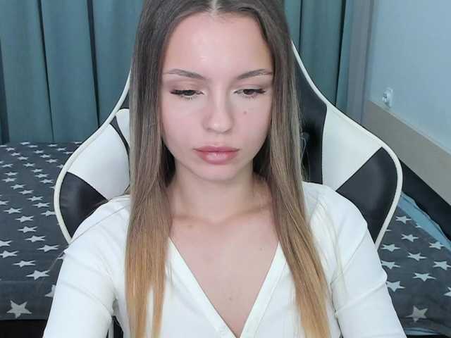 EmilySkout from BongaCams