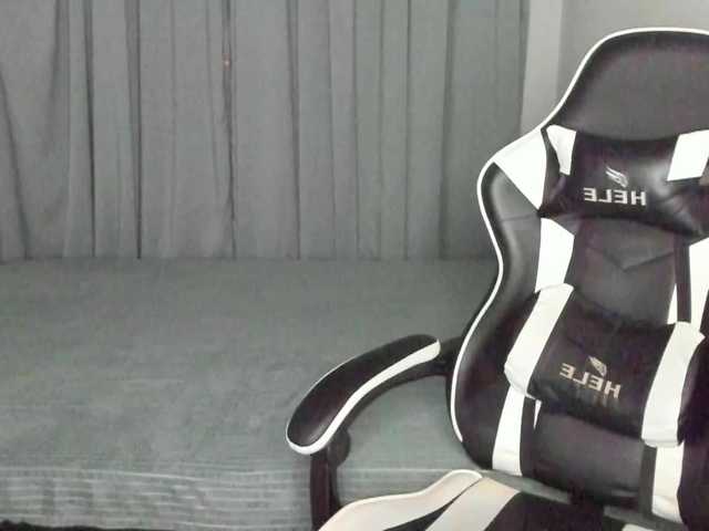 EmilySkout's BongaCams show and profile