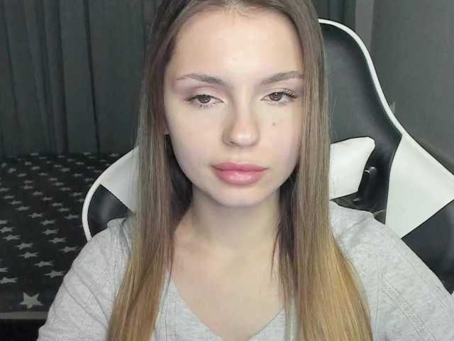 EmilySkout's BongaCams show and profile