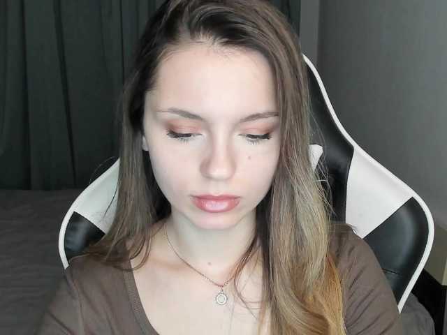 EmilySkout's BongaCams show and profile