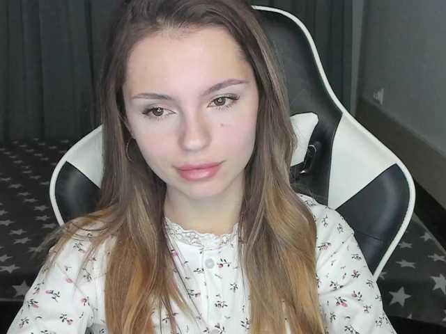 EmilySkout from BongaCams