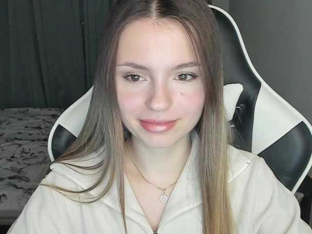 EmilySkout's BongaCams show and profile