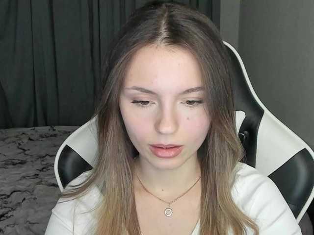 EmilySkout's BongaCams show and profile