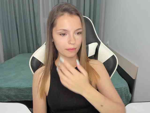 EmilySkout webcam