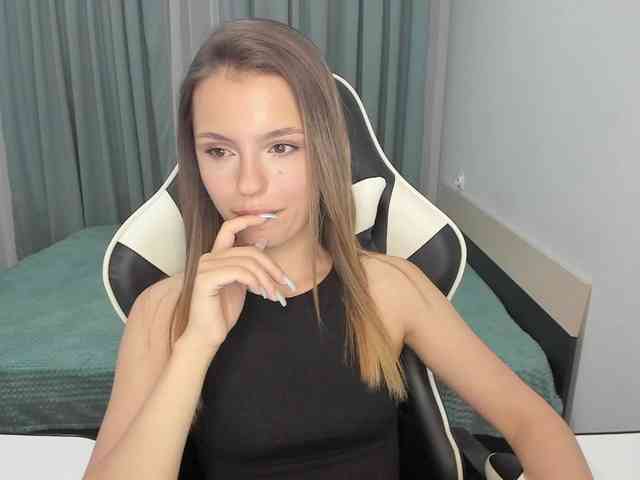EmilySkout webcam