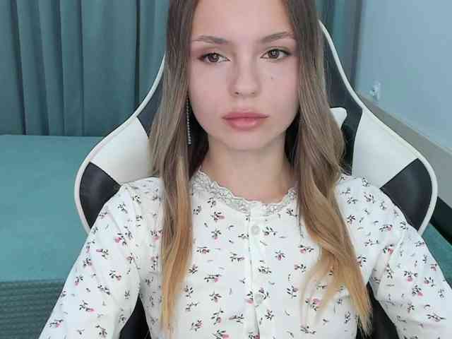 EmilySkout Live Webcam on BongaCams