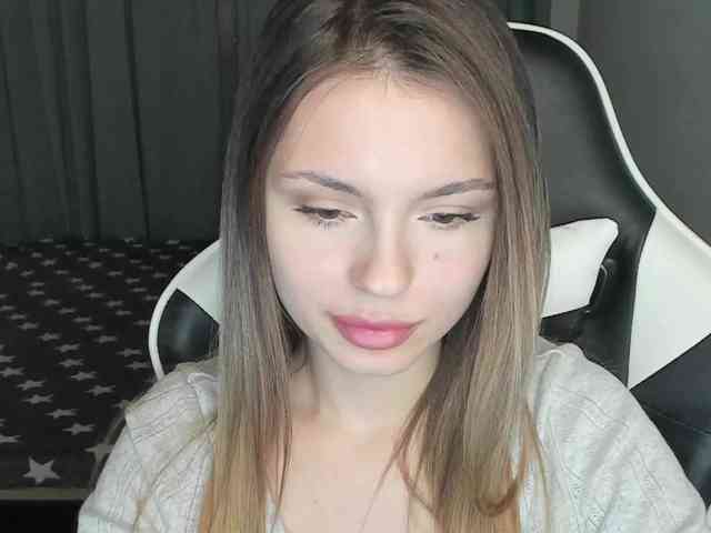 EmilySkout Live Webcam on BongaCams