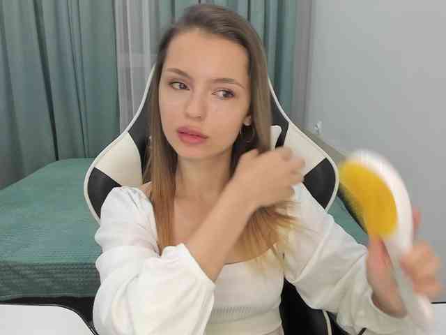 EmilySkout webcam