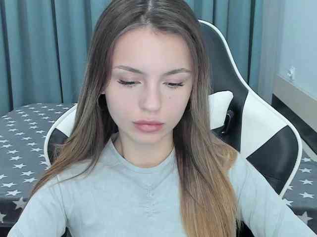 EmilySkout Live Webcam on BongaCams